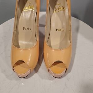 Christian Louboutin| Pump Heels |Tan| Like New